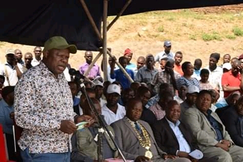 Chimulirenji visits vendors affected by Blantyre market fire: promises them loans