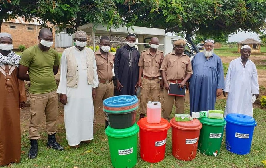 Nasiha  Trust Dates Nkhotakota Police In Fight Against Coronavirus