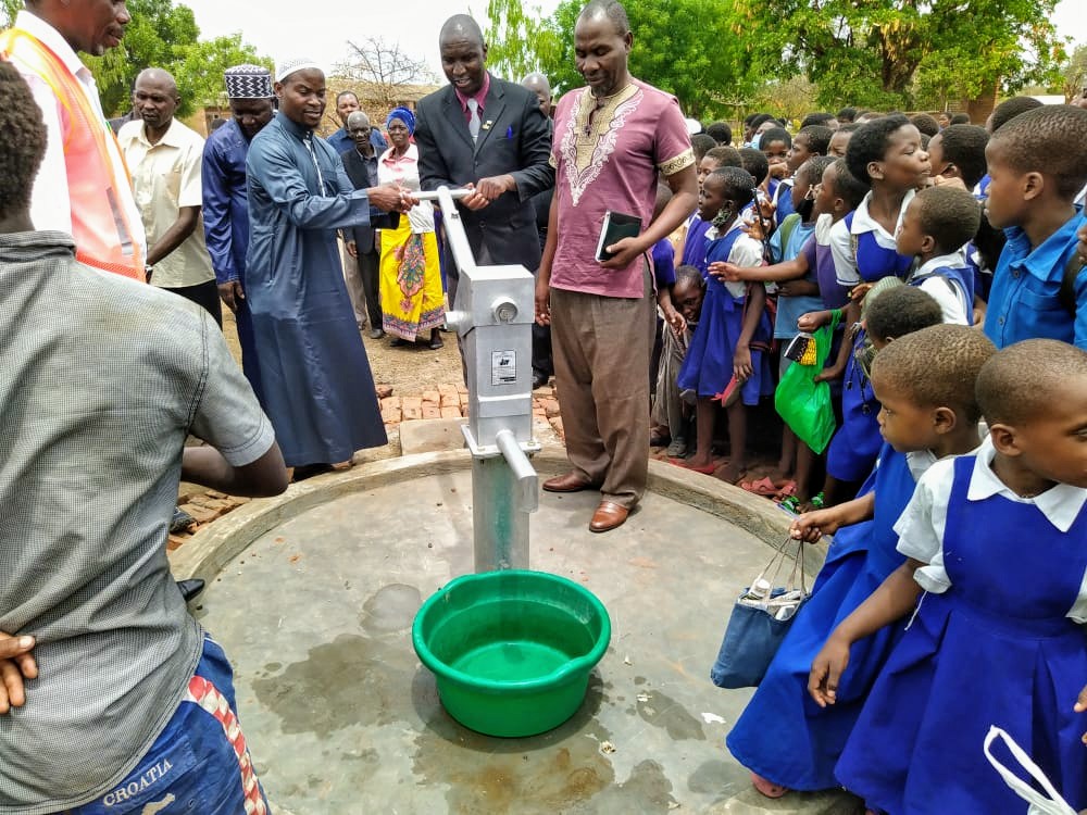 Islamic Organisation Drills Borehole in Salima