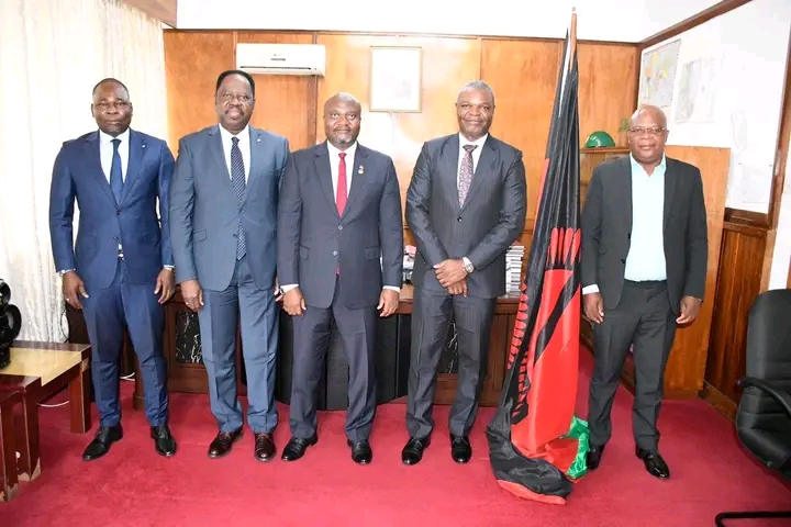 Matola Hosts APUA Officials