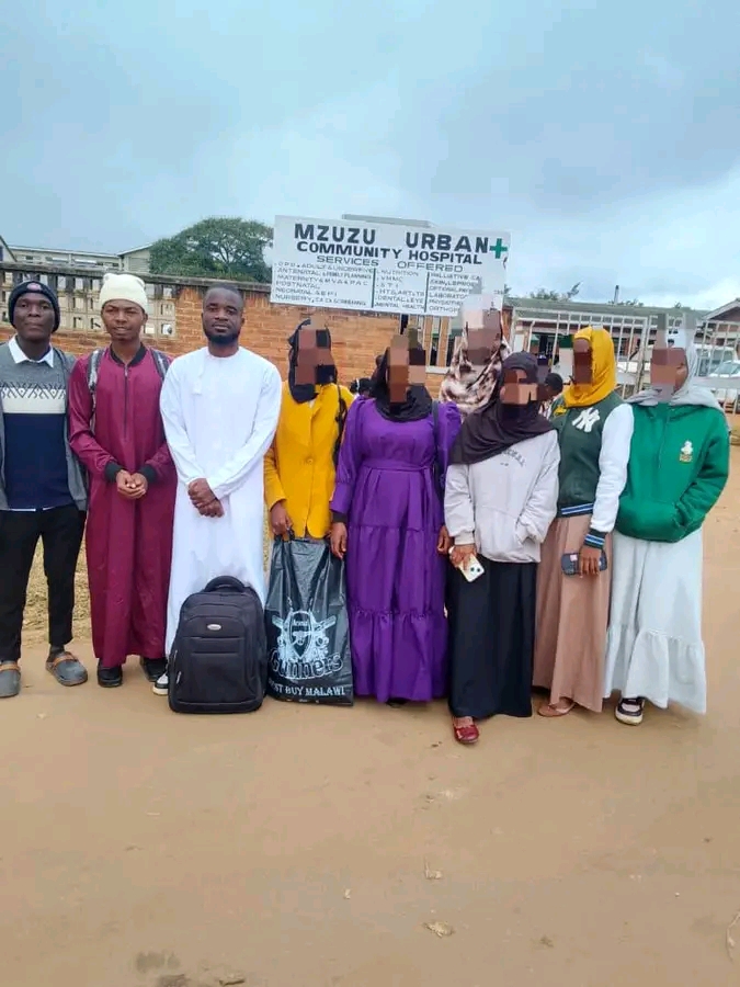 Mzuzu University lZF sponsored Students Donate to Hospital